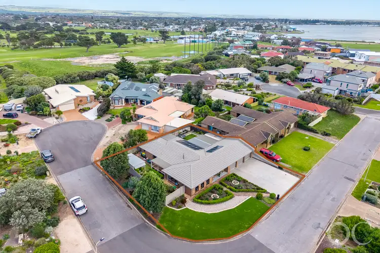 15 Dunstall Court