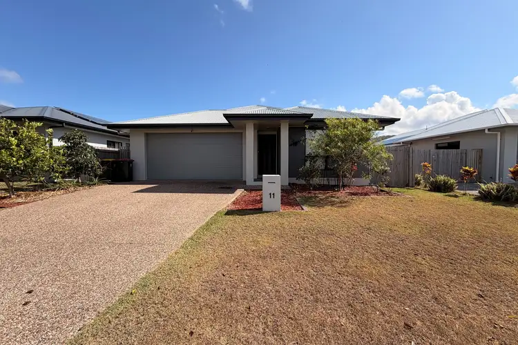 11 Ossington Circuit