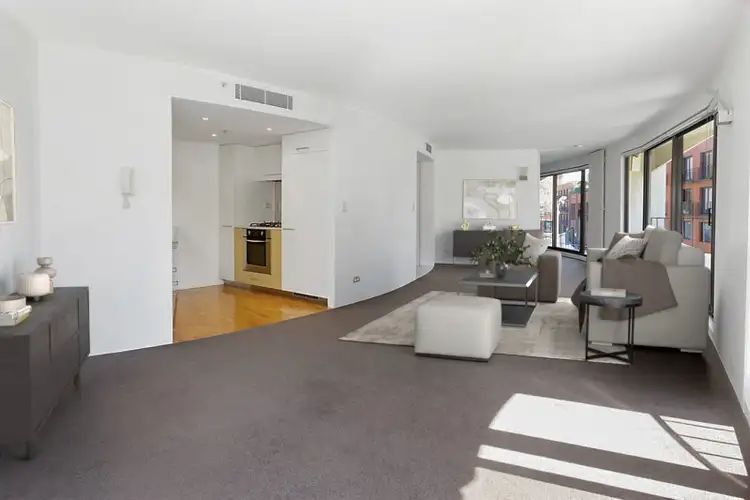 201/2 Elizabeth Bay Road