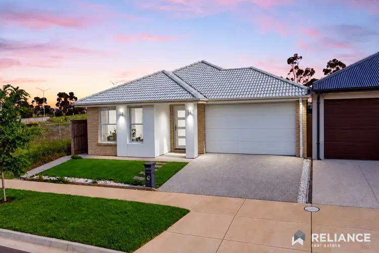 6 Valais Way, Rockbank VIC 3335