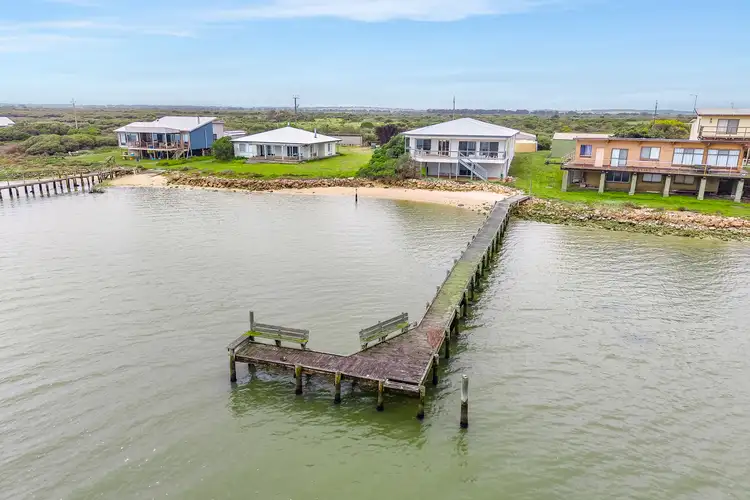 9 Goolwa Channel Drive, Hindmarsh Island SA 5214