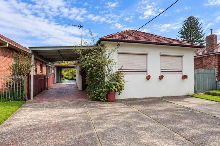 196 Northcliffe Drive
