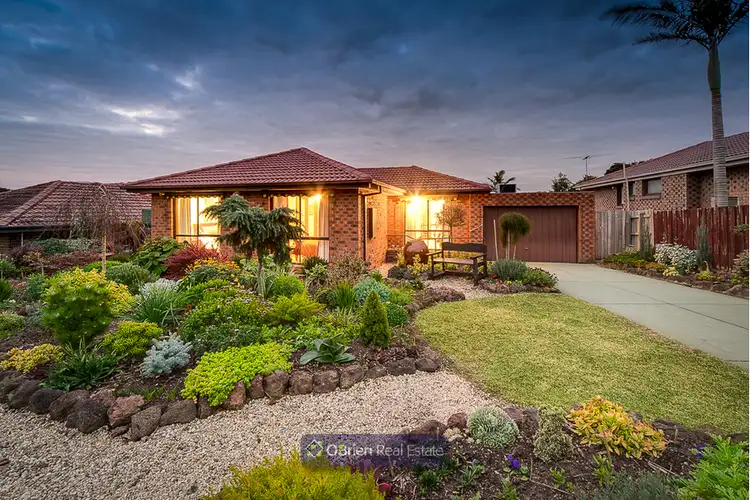 32 Clifton Way, Endeavour Hills VIC 3802