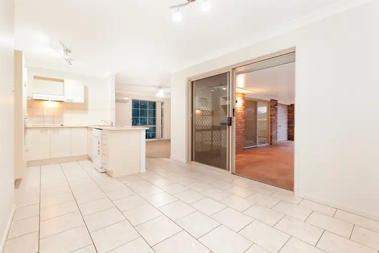 27 Blue Mountain Crescent, Warner QLD 4500