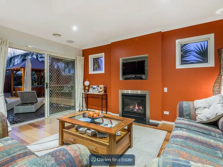 Fifth view of Homely house listing, 2 Lemon Tree Lane, Narre Warren North VIC 3804