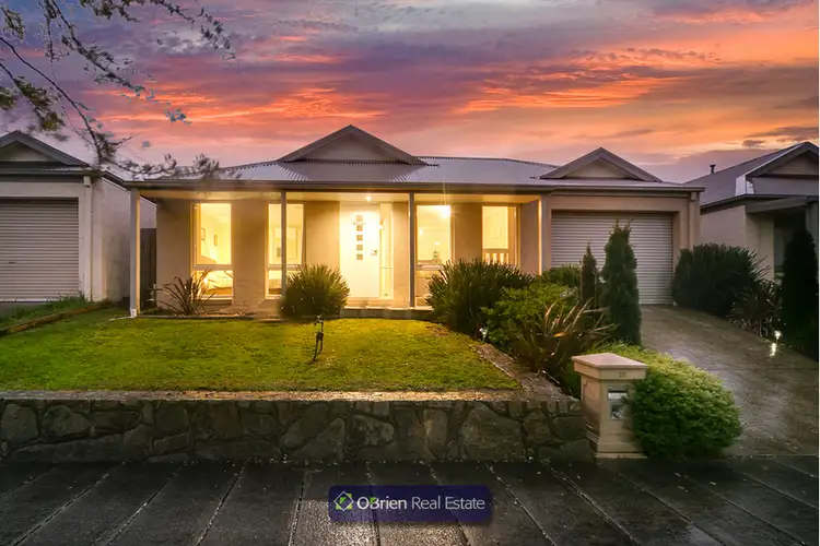 18 Hanrahan Way, Lynbrook VIC 3975
