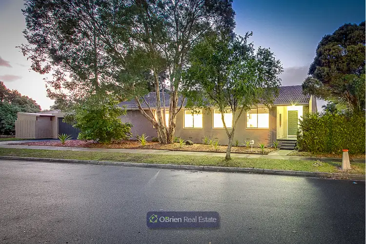 9 Spinosa Close, Endeavour Hills VIC 3802