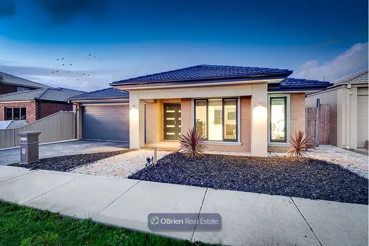5 Braestar Street, Cranbourne VIC 3977
