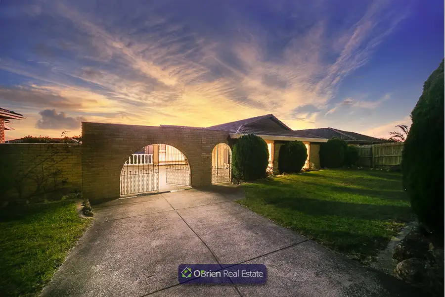 Main view of Homely house listing, 4 Harvey Place, Endeavour Hills VIC 3802