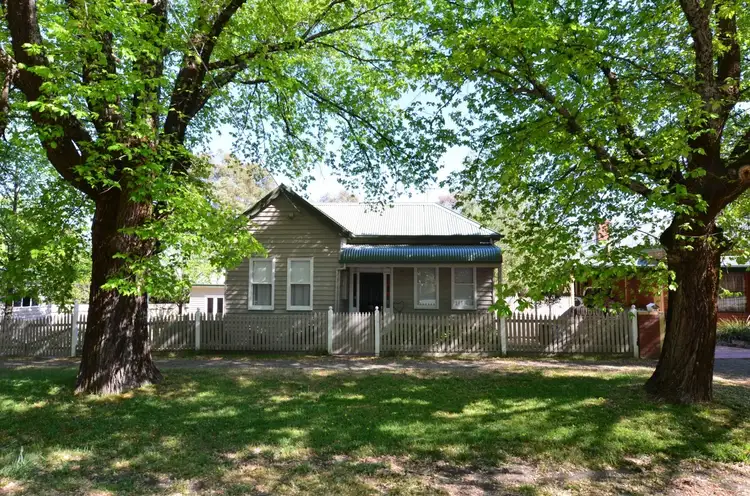 43 Finch Street, Beechworth VIC 3747