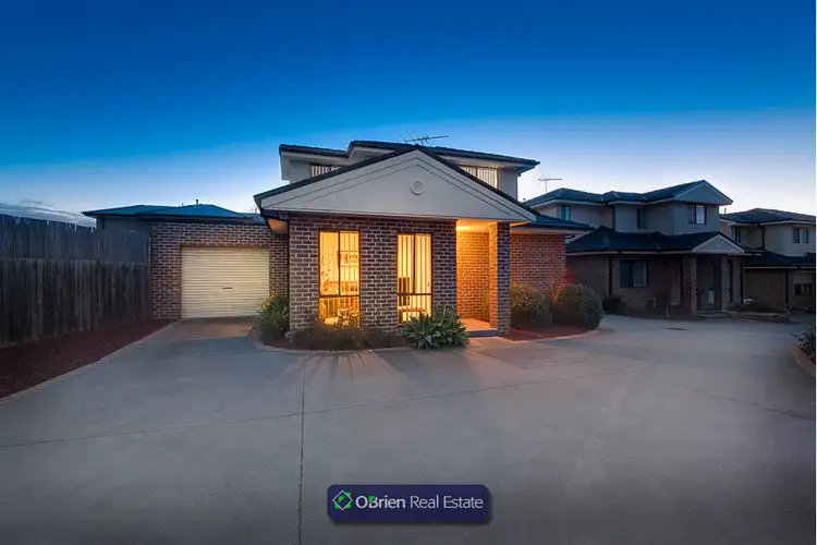 2/130 Kennington Park Drive, Endeavour Hills VIC 3802