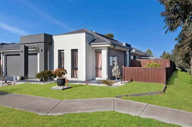 22 Sanoma Drive, Skye VIC 3977