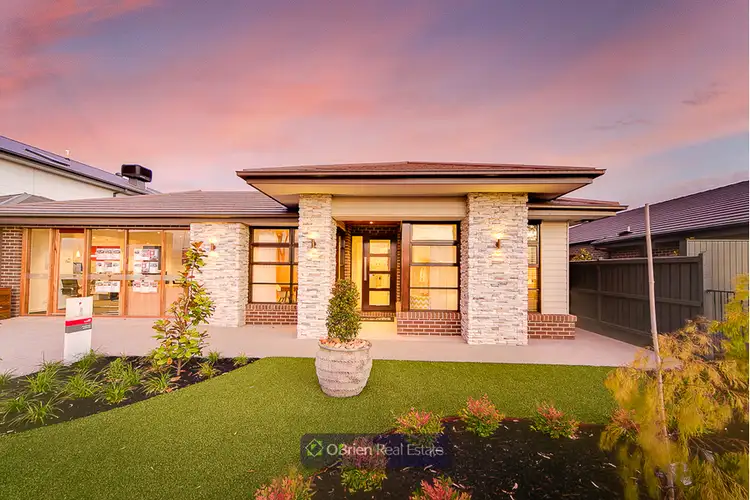 10 Fintona Crescent, Cranbourne West VIC 3977