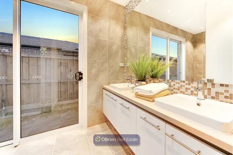 Fifth view of Homely house listing, 10 Fintona Crescent, Cranbourne West VIC 3977