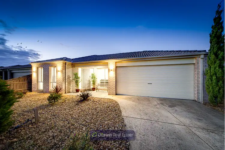 16 Baltic Way, Cranbourne West VIC 3977