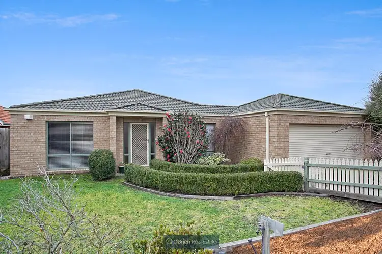 11 Edinburgh Drive, Skye VIC 3977