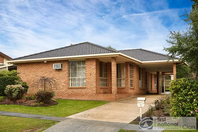 7 Floris Avenue, Drouin VIC 3818