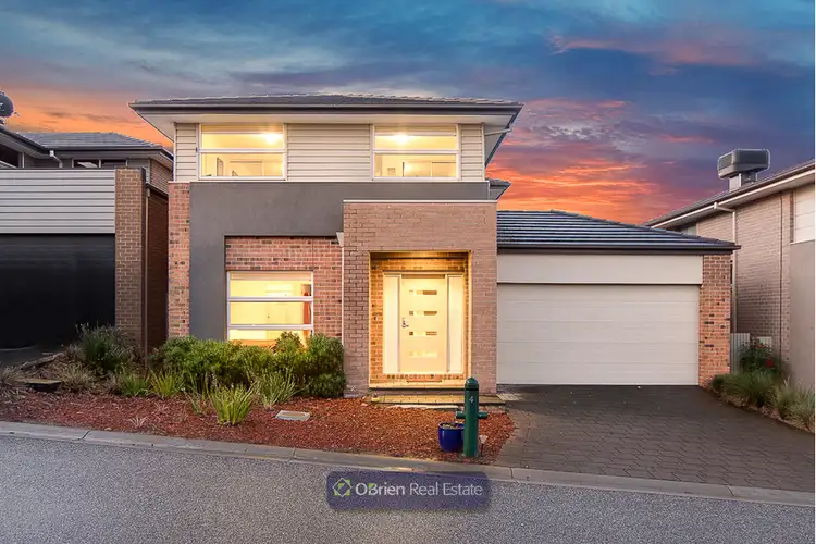 Main view of Homely house listing, 4 Barrier Reef Circuit, Endeavour Hills VIC 3802
