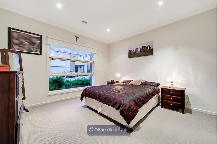Fifth view of Homely house listing, 4 Barrier Reef Circuit, Endeavour Hills VIC 3802