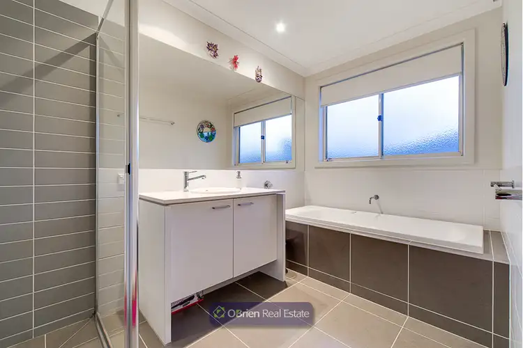 Sixth view of Homely house listing, 4 Barrier Reef Circuit, Endeavour Hills VIC 3802