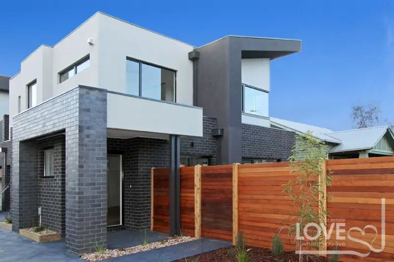 Main view of Homely townhouse listing, 1/59 Grange Road, Fairfield VIC 3078