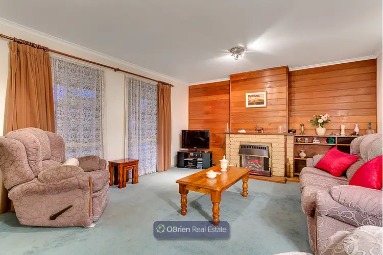 Second view of Homely house listing, 9 Emma Court, Berwick VIC 3806