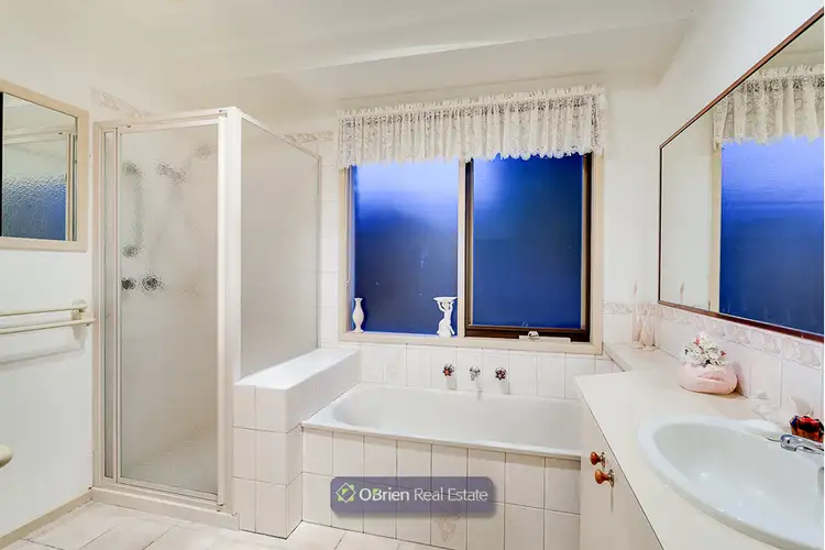 Fifth view of Homely house listing, 9 Emma Court, Berwick VIC 3806