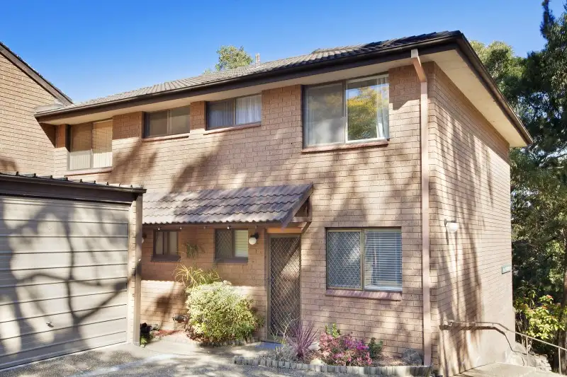 Main view of Homely townhouse listing, 2/20-22 Toronto Parade, Sutherland NSW 2232