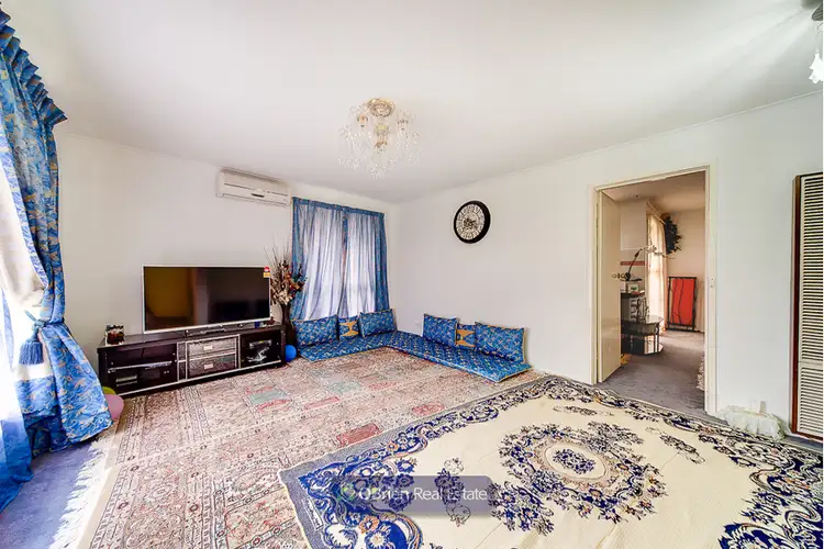 Second view of Homely house listing, 5 Oaktree Drive, Hampton Park VIC 3976