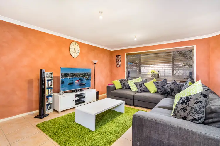 8 Lucy Court, Ormiston QLD 4160