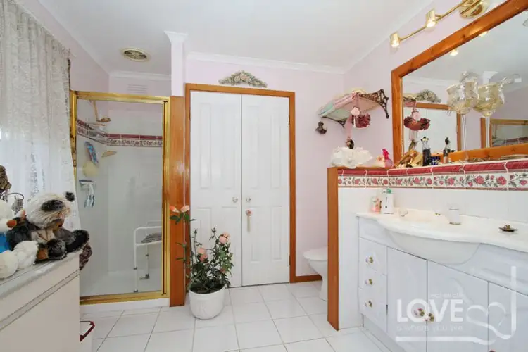 Fifth view of Homely house listing, 4 Roche Court, Epping VIC 3076