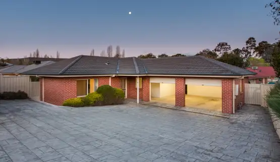 4 Bruno Place, Lavington NSW 2641