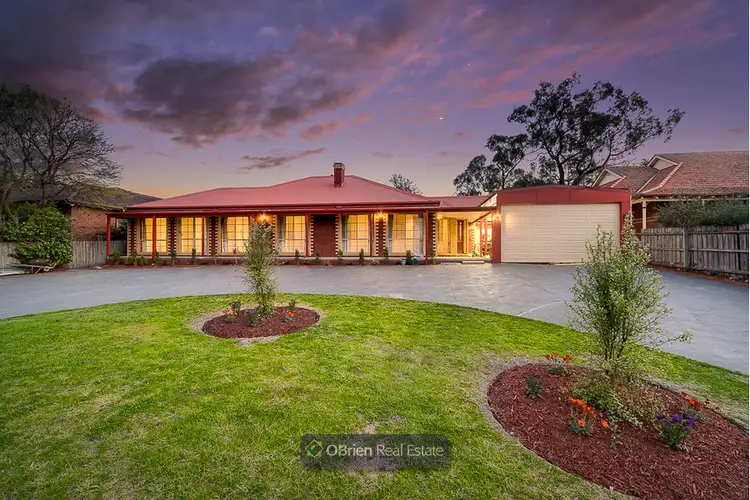 8 Coronet Court, Cranbourne VIC 3977