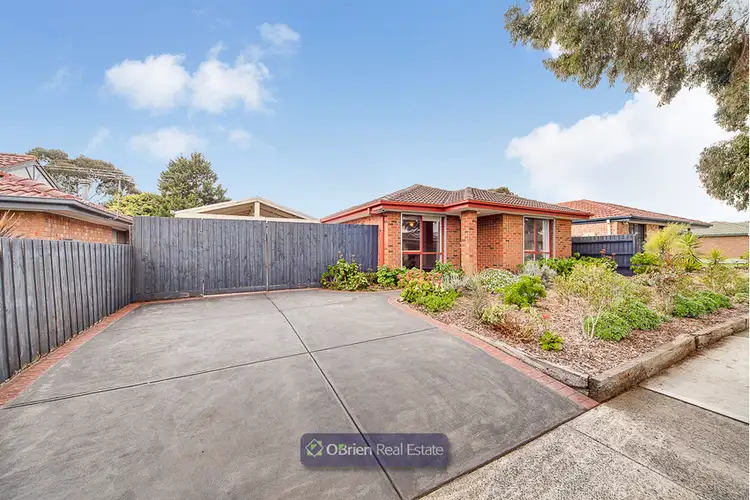 11 Bates Street, Cranbourne West VIC 3977