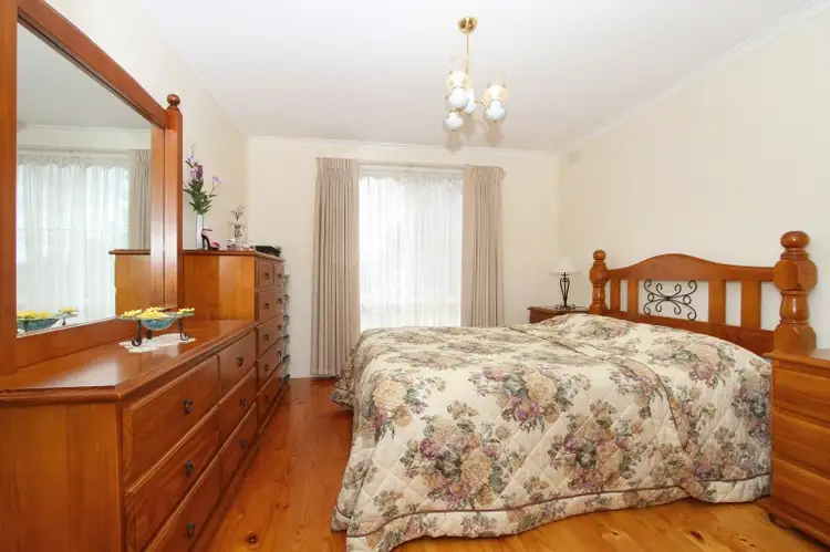Fifth view of Homely house listing, 15 Tanjil Court, Thomastown VIC 3074
