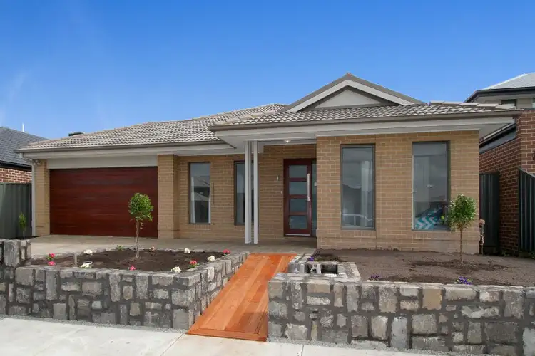 8 Saltlake Boulevard, Wollert VIC 3750