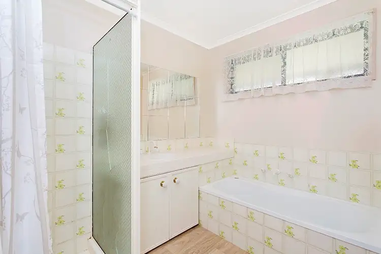 Fourth view of Homely house listing, 4 Ridge Road, Junortoun VIC 3551