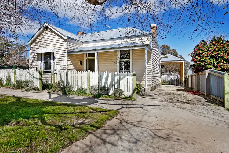 6 Albert Road, Beechworth VIC 3747