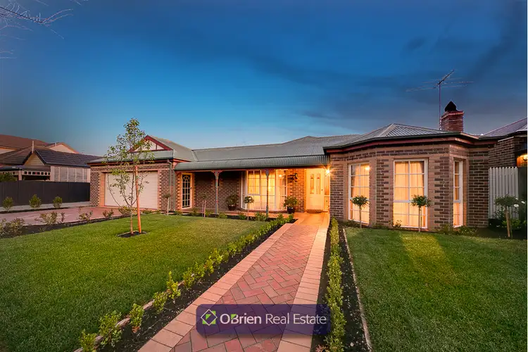 9 Golden Leaf Avenue, Narre Warren South VIC 3805