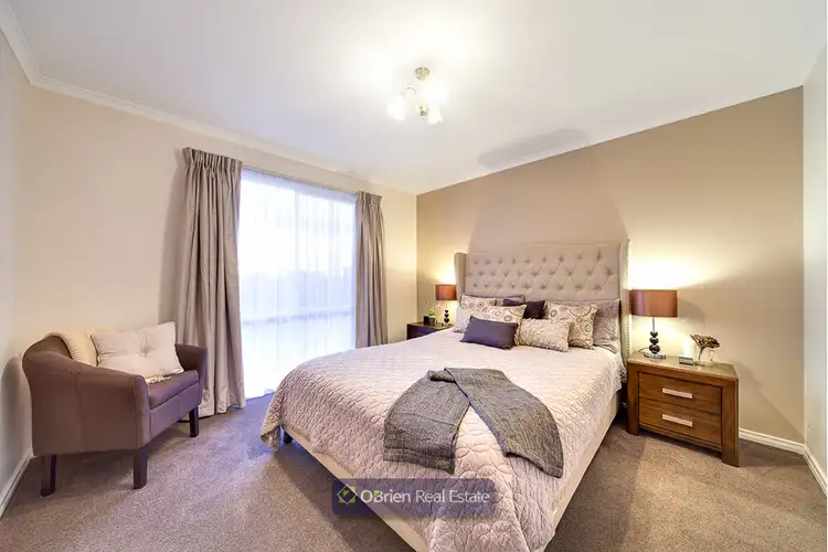 Fifth view of Homely house listing, 18 Oxley Way, Endeavour Hills VIC 3802