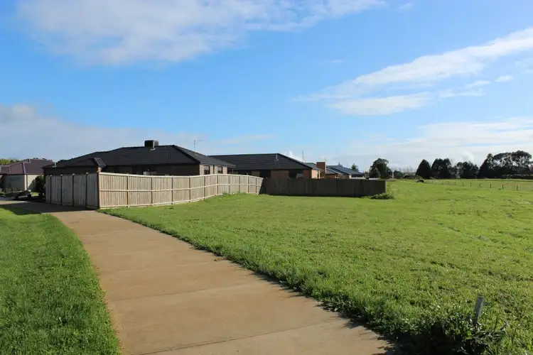 140 Twin Ranges Drive, Warragul VIC 3820