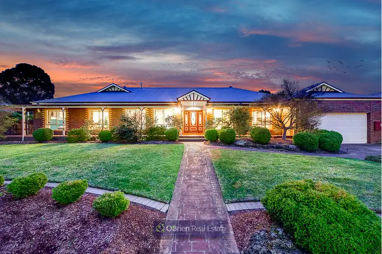 12 Hilltop Close, Narre Warren South VIC 3805