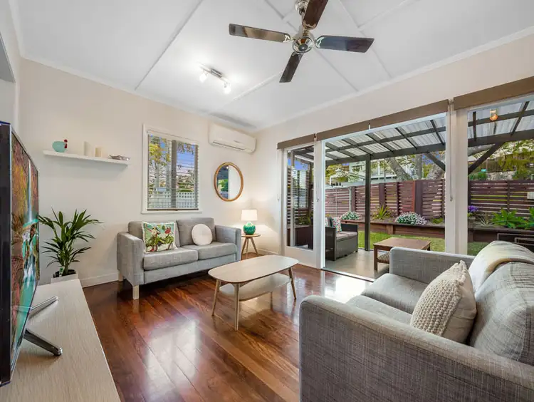 36 Oakley Street, Manly QLD 4179