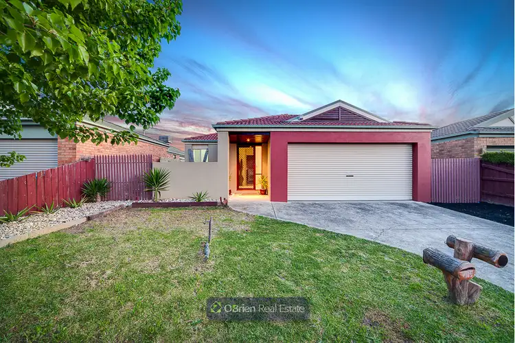 17 Bellbrae Crescent, Cranbourne West VIC 3977