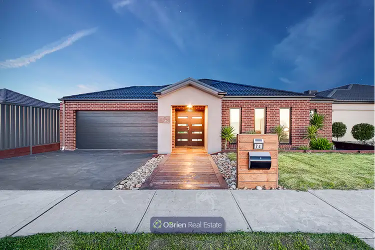 74 William Thwaites Boulevard, Cranbourne North VIC 3977