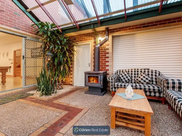 Fifth view of Homely house listing, 8 Lyrebird Gardens, Berwick VIC 3806
