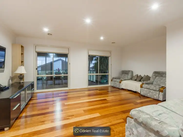 Fifth view of Homely house listing, 4 Kuranda Crescent, Berwick VIC 3806