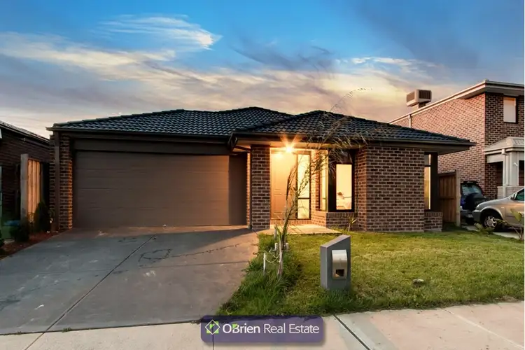 5 Aura Street, Clyde North VIC 3978