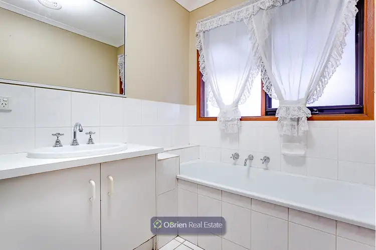 Fourth view of Homely house listing, 3 Radovic Court, Cranbourne North VIC 3977
