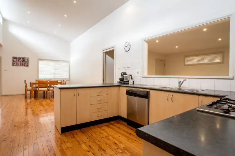 17 Mundakal Avenue, Kirrawee NSW 2232